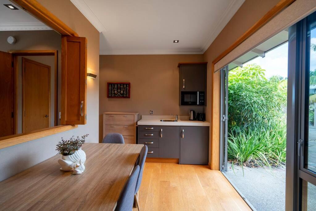Luxury Country Retreat Apartment Cooks Beach ภายนอก รูปภาพ